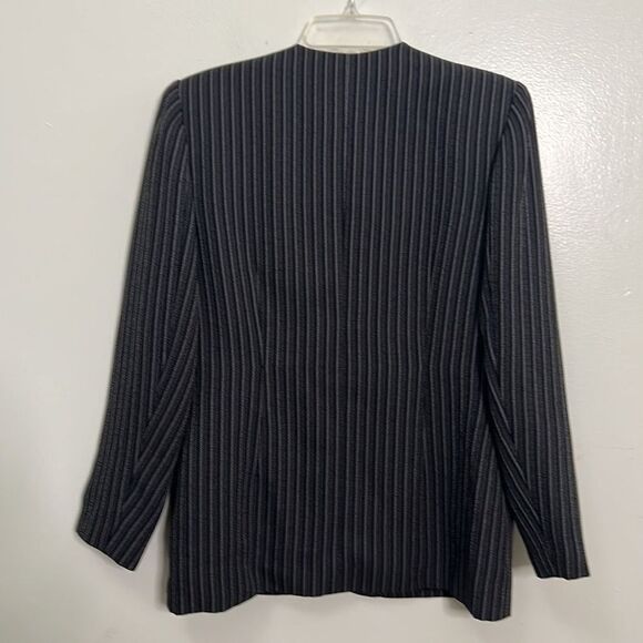 ADOLFO‎ ATELIER PETITE PINSTRIPE  SKIRTSUIT SIZE 8 - Picture 6 of 11